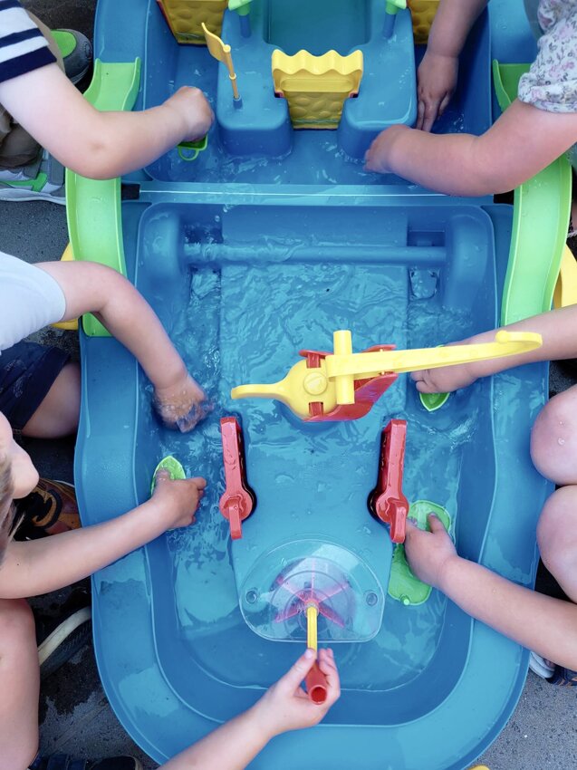 KDV De Jutter - watertafel.jpg