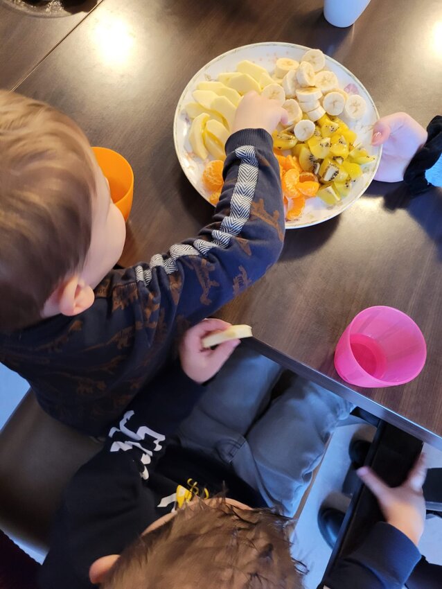 KDV De Jutter - fruit eten.jpg