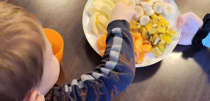 KDV De Jutter - fruit eten.jpg